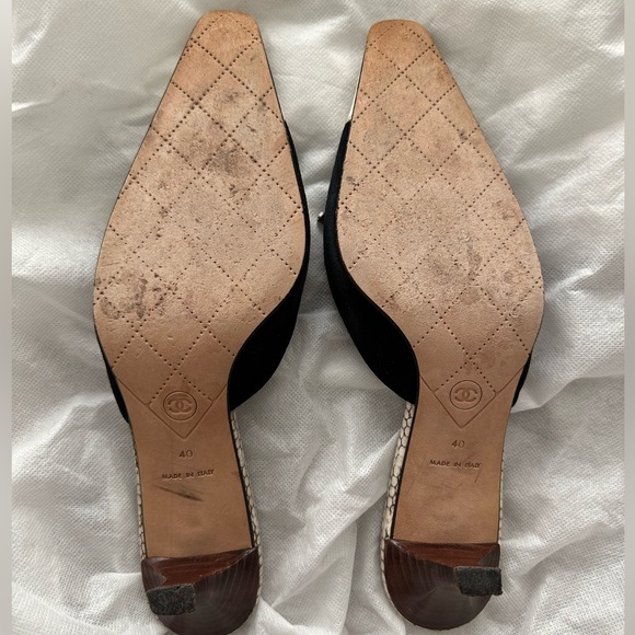 Vintage Chanel Pumps - Picture 5 of 7